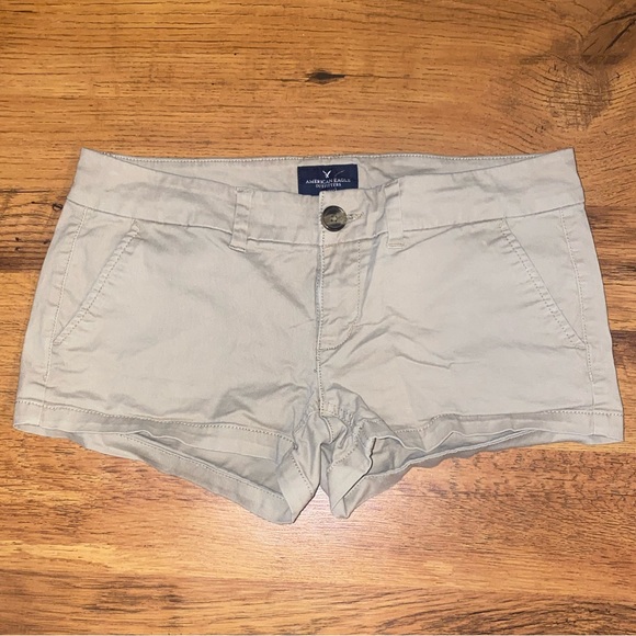American Eagle khaki beige shorts low rise shortie 4 - Picture 1 of 3